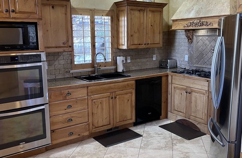 Wolf Creek House | Summer fun! Luxury 5 bdrm townhome, private hot tub, sleeps 16! Weekly discount