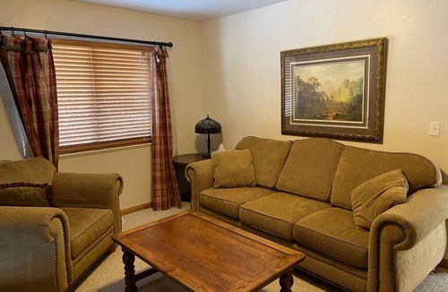 Wolf Creek House | Summer fun! Luxury 5 bdrm townhome, private hot tub, sleeps 16! Weekly discount