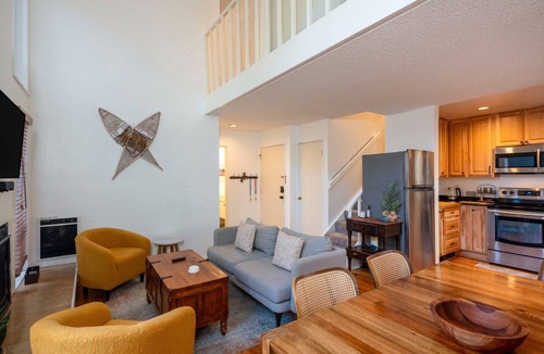 Elkhorn Village House | *Summer Sale* Cozy 2BR + Loft - Deck w/Grill, Private W/D