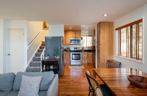 Elkhorn Village House | *Summer Sale* Cozy 2BR + Loft - Deck w/Grill, Private W/D