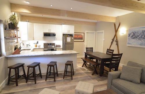 Ketchum Condo | Sun Valley Adventures | Heated Pool & Spa