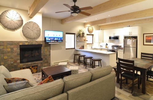 Ketchum Condo | Sun Valley Adventures | Heated Pool & Spa