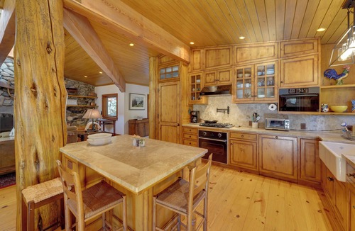Weyyakin Ranch House | Sun Valley Log Home w/Hot Tub & Mtn Views!