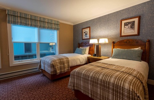 Elkhorn Hotel | Sun Valley Resort, Three Bedroom Lodge Apartment