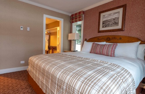Elkhorn Hotel | Sun Valley Resort, Three Bedroom Lodge Apartment