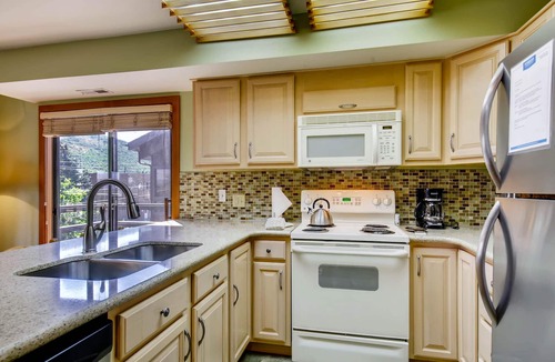North Park City Condo | Sunny condo w/shared hot tubs & in close walking distance of Park City Mountain