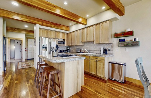 McCall House | Sunny Golf Course Townhome Peloton & EV Charger
