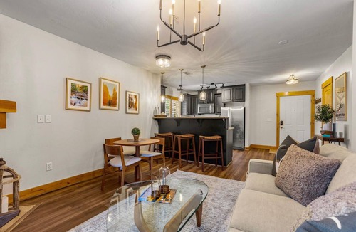Bear Hollow Village Condo | Sunny Mountain Condo Near Pool Sleeps 8 |Moose Mgmt 4104