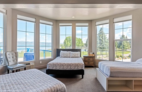 Garden City Hotel | Sunrise Resort Room #204 | 2 Bed, 1 Futon, 1 Bath