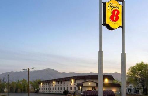 Ogden Hotel | Super 8 by Wyndham Ogden, Utah