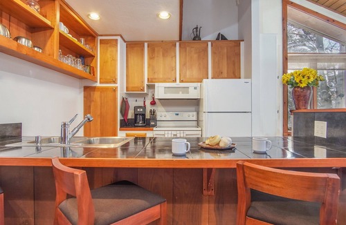 Ketchum Condo | SV102 - Walk to Lifts & Town - Hot Tub & Pool