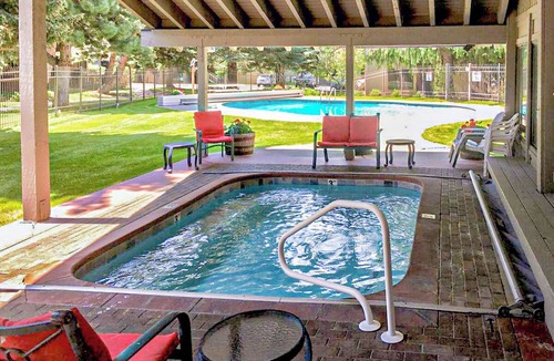 Ketchum Condo | SV155 - Walk to Lifts & Town - Hot Tub & Pool