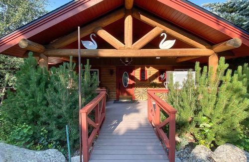 Irwin House | Swan Valley, ID Entire Adventure Lodge