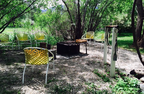 Irwin House | Swan Valley Palisades Creek Retreat. Enjoy the creek right out your front door!
