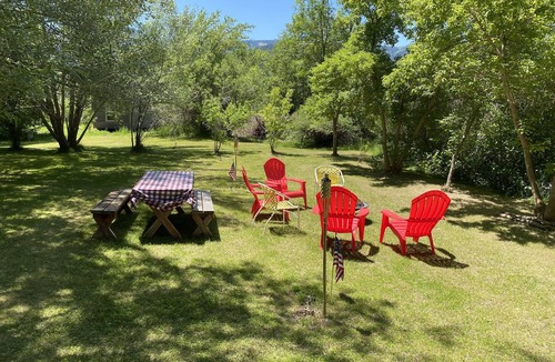Irwin House | Swan Valley Palisades Creek Retreat. Enjoy the creek right out your front door!