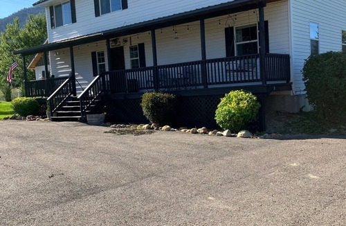 Florence House | Sweeney Creek Farmhouse Lodge