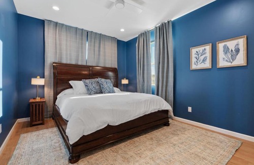 Sweetwater House | Sweetwater Links Lodge - Sleeps 20, Ideal Beach, Arcades, BBQ, Lake Views
