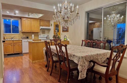 Preston House | Teason Hollow Farmhouse - Peaceful Rural Getaway