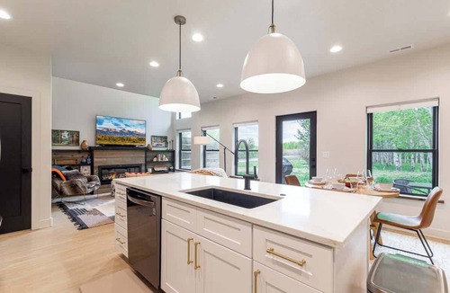 Driggs Condo | Teton Homestead: Driggs Luxury Retreat + Hot Tub