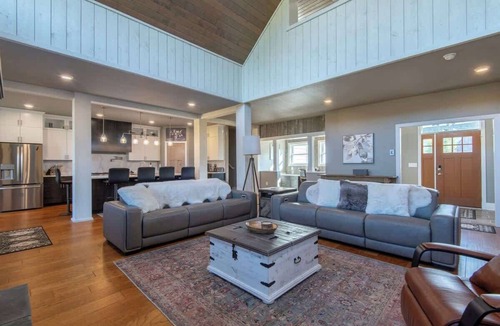 Driggs House | Teton Homestead: Lodge Near Targhee & YNP