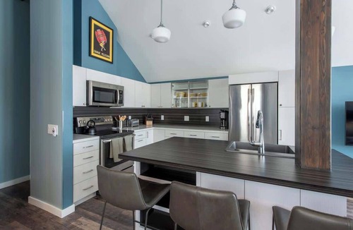 Victor Condo | Teton Homestead: Mtn Modern w/Rooftop Terrace