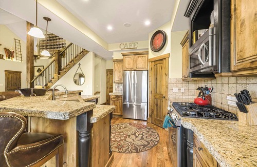 Victor House | Teton Homestead: Rivendell Mtn House (Ski + Parks)