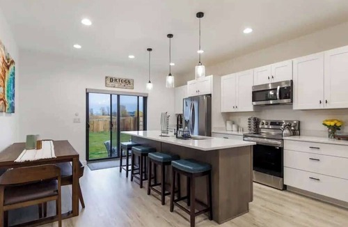 Driggs House | Teton Homestead: Teton Solitude Retreat + Hot Tub