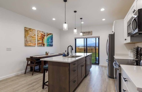 Driggs House | Teton Homestead: Teton Solitude Retreat + Hot Tub