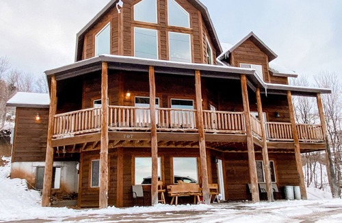 Harbor Village House | THE CAMBRY CABIN ~ Spacious Cabin with Stunning Unobstructed Bear Lake Views
