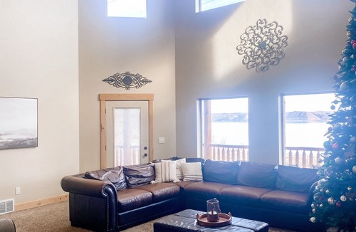 Harbor Village House | THE CAMBRY CABIN ~ Spacious Cabin with Stunning Unobstructed Bear Lake Views