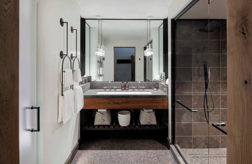 Jackson Hole Hotel | The Cloudveil, Autograph Collection