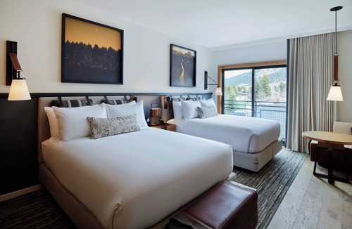 Jackson Hole Hotel | The Cloudveil, Autograph Collection