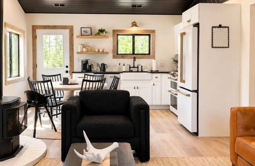 Dayton House | The Cottage at Tongue River Canyon