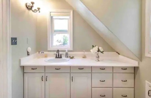 Holladay House | The Cottage Vacation Rental in Holladay