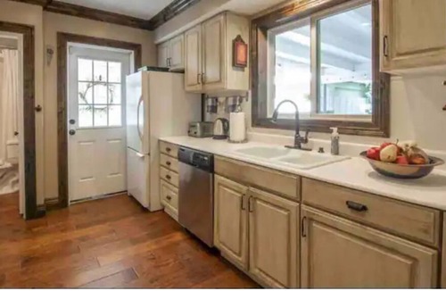 Holladay House | The Cottage Vacation Rental in Holladay