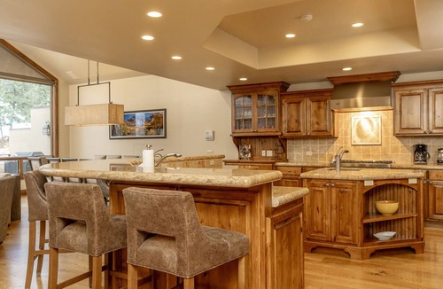 Warm Springs House | THE HEMINGWAYS. SUN VALLEY'S EXCLUSIVE SKI IN SKI OUT EXPERIENCE KETCHUM IDAHO.