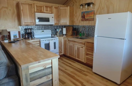 Lovell Cabin | The Howling Wolf Cabin at Wolf Haven Cabins