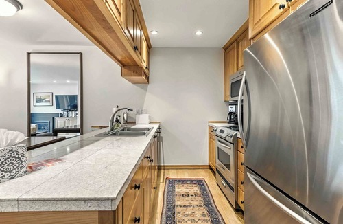 Warm Springs Condo | The Lift Lookout | Slope-View Condo at International Village