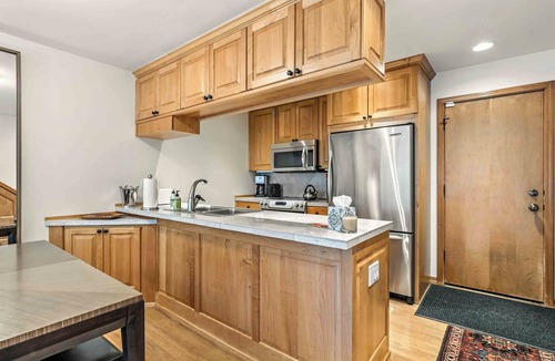 Warm Springs Condo | The Lift Lookout | Slope-View Condo at International Village