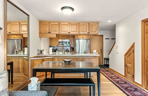 Warm Springs Condo | The Lift Lookout | Slope-View Condo at International Village