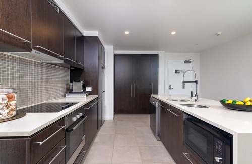 Bouvet Island Apartment | The Posh Penthouse With Rooftop Oasis*Parking*WIFI