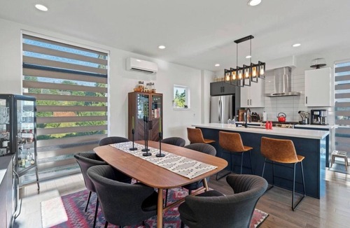 Columbia City House | The Rooftop - Columbia City Retreat Free Parking + EV Charger