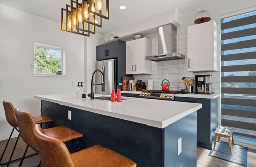 Columbia City House | The Rooftop - Columbia City Retreat Free Parking + EV Charger