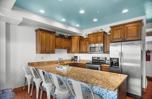 Garden City House | The Seasons - Cisco (Unit E). Large 2 bdrm, 2.5 bath condo in the heart of Garden City!
