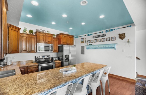 Garden City House | The Seasons - Cisco (Unit E). Large 2 bdrm, 2.5 bath condo in the heart of Garden City!