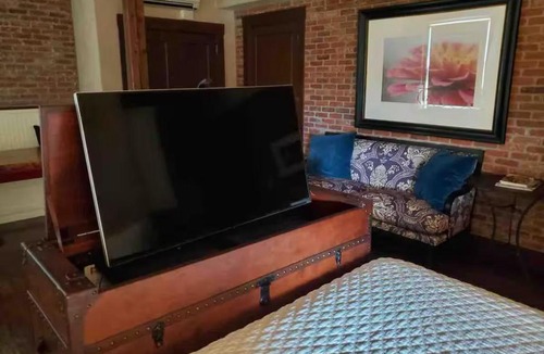 Heart of Missoula Apartment | The Wilma Lookout 7-2 River Views Downtown