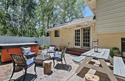 Layton House | Three Lakes Spa - Hot Tub - Peaceful - Firepit - Sauna