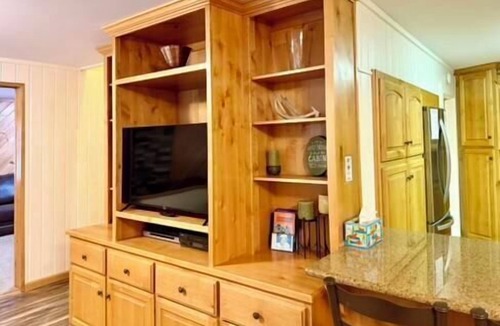 Island Park Cabin | Trail and Tide-Sleeps 18- Hot tub and Game Room