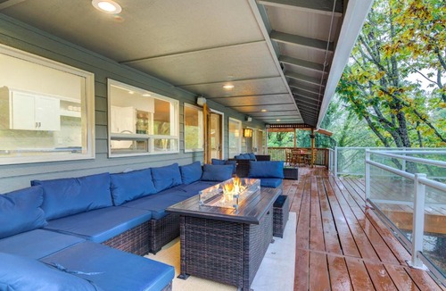 Washougal House | Tranquil Riverfront Retreat