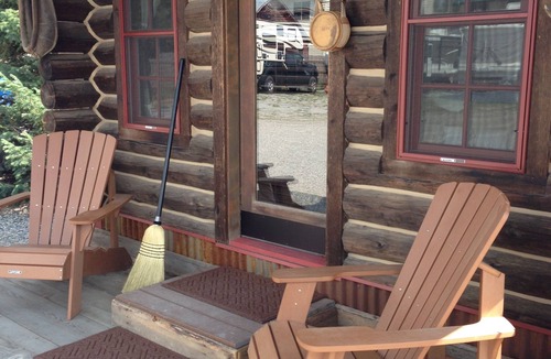 West Yellowstone Cabin | Trapper Cabin - 1 Night Min - No Cleaning Fee